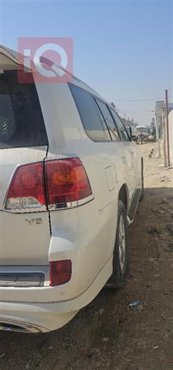 تۆیۆتا لاند کروزەر